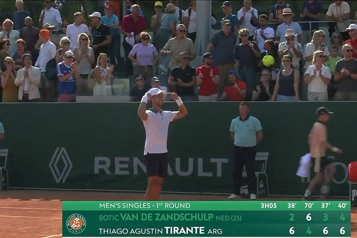 Thiago Tirante y su gesto de incredulidad después de ganarle al neerlandés Van de Zandschulp