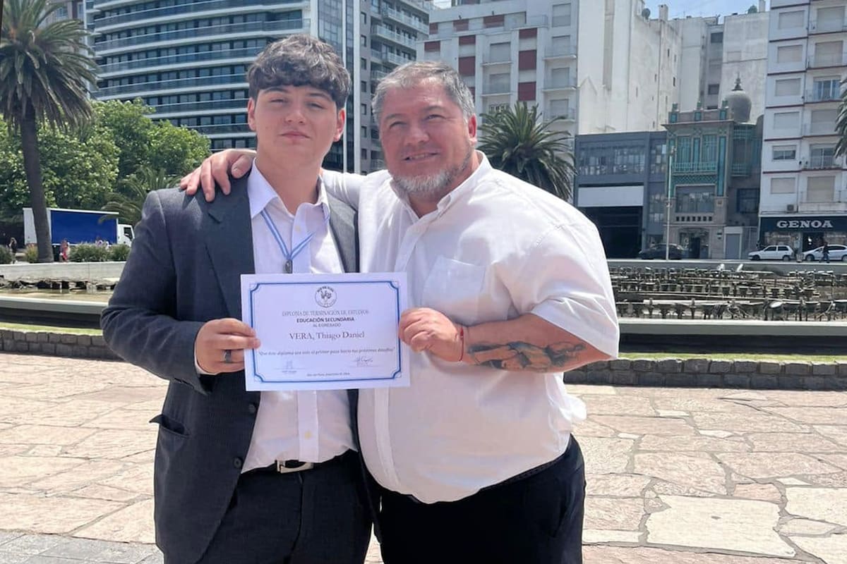 Thiago Vera junto a su padre, Diego