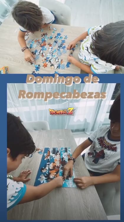 Thiago y Mateo Messi se divierten jugando a armar rompecabezas.