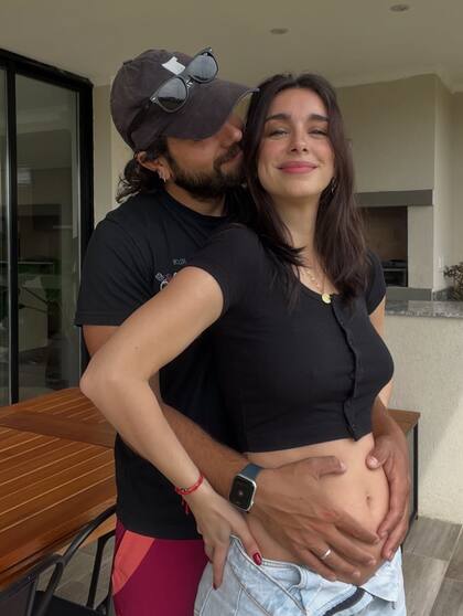 Thiago y su novia Nanu esperan para los próximos meses un hijo, que convertirá a Batistuta en abuelo por tercera vez