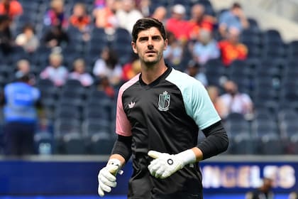 Thibaut Courtois hace la entrada en calor en Los Angeles Stadium