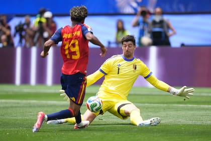 Thibaut Courtois le adivinó la intención en un momento crucial del partido