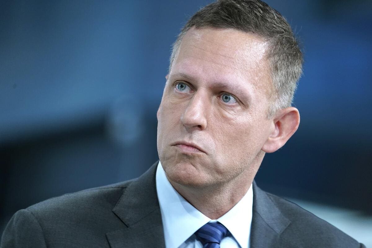 Protesta Insólita en la Mansión de Peter Thiel en Buenos Aires Valorada en US$12 Millones 1 Protesta Insólita en la Mansión de Peter Thiel en Buenos Aires Valorada en US$12 Millones