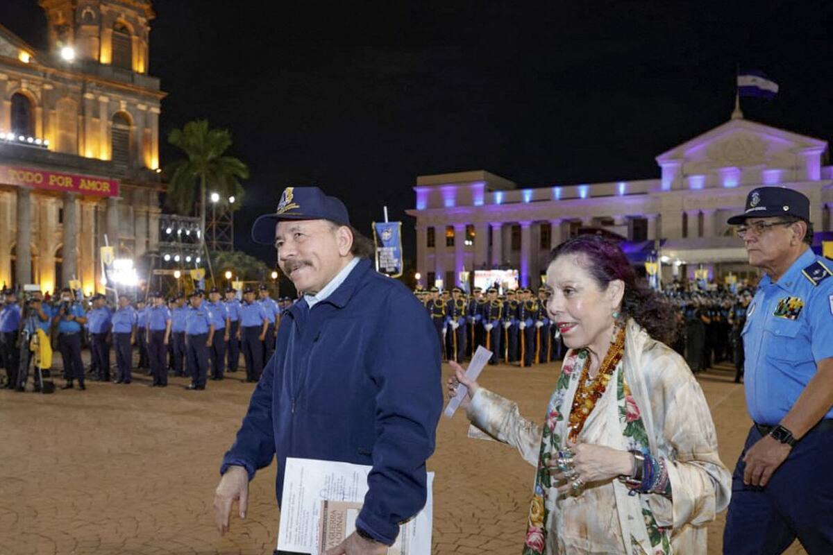 This handout picture released by the Nicaraguan Presidency shows Nicaraguan President Daniel Ortega (L) and his wife and Vice President, Rosario Murillo, arriving at a military parade to commemorate the 44th anniversary of the National Police foundation at the Revolution Square in Managua on September 11, 2023. (Photo by Cesar PEREZ / Nicaraguan Presidency / AFP) / RESTRICTED TO EDITORIAL USE - MANDATORY CREDIT "AFP PHOTO / NICARAGUAN PRESIDENCY / CESAR PEREZ" - NO MARKETING NO ADVERTISING CAMPAIGNS - DISTRIBUTED AS A SERVICE TO CLIENTS