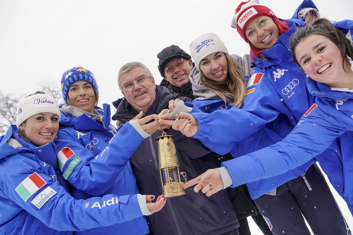 Thomas Bach, en Tierra del Fuego, con la llama olímpica