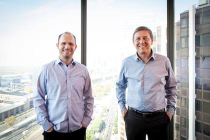 Thomas Dohmke (GitHub) y Fernando Lopez Gervasi (Microsoft)