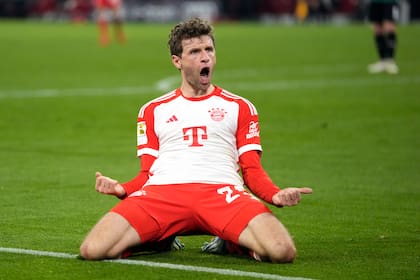 Thomas Müller jugó 756 partidos en Bayern Múnich y marcó 250 goles. Además, ganó 33 títulos