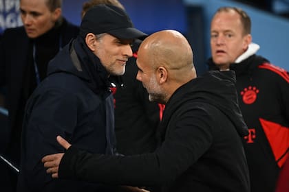 Thomas Tuchel y Pep Guardiola se saludan en la previa del partido de ida de los cuartos de final