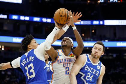 Thunder derrota 121-105 a los Bucks con su 10ma. victoria en 11 partidos