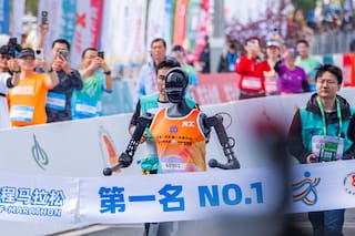 Los robots vienen al trote, pero no ganan carreras... todavía