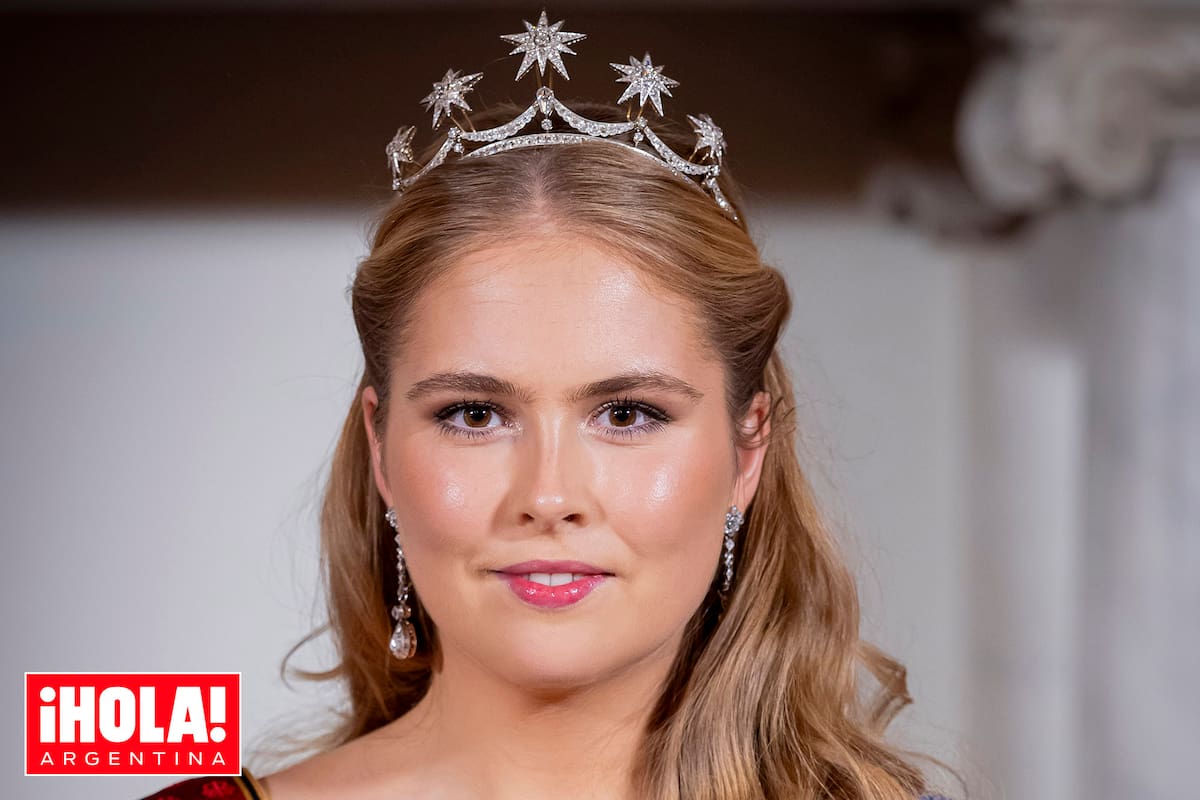 Tiaras Princesa Amalia y Máxima, revista hola 814