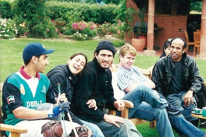 Tiempo atrás, en Inglaterra, con Tarek Albwardy, Adolfito Cambiaso, Pete McCormack y Ali Albwardy.