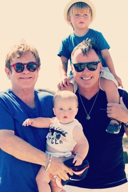 Tiempo atrás, otro verano en St. Tropez, cuando los hijos del cantante eran mucho más chicos.