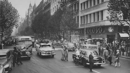 Tiendas El Coloso, unos años antes de la demolición.