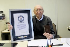Tiene 100 años y es el ganador de un récord Guiness por su trayectoria laboral