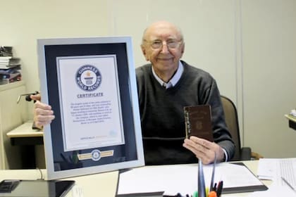 Tiene 100 años y es el ganador de un récord Guiness por su trayectoria laboral