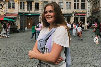 Tiene 18 años y un futuro libre de compromisos dentro de la familia real. Su sueño es trabajar en un hotel