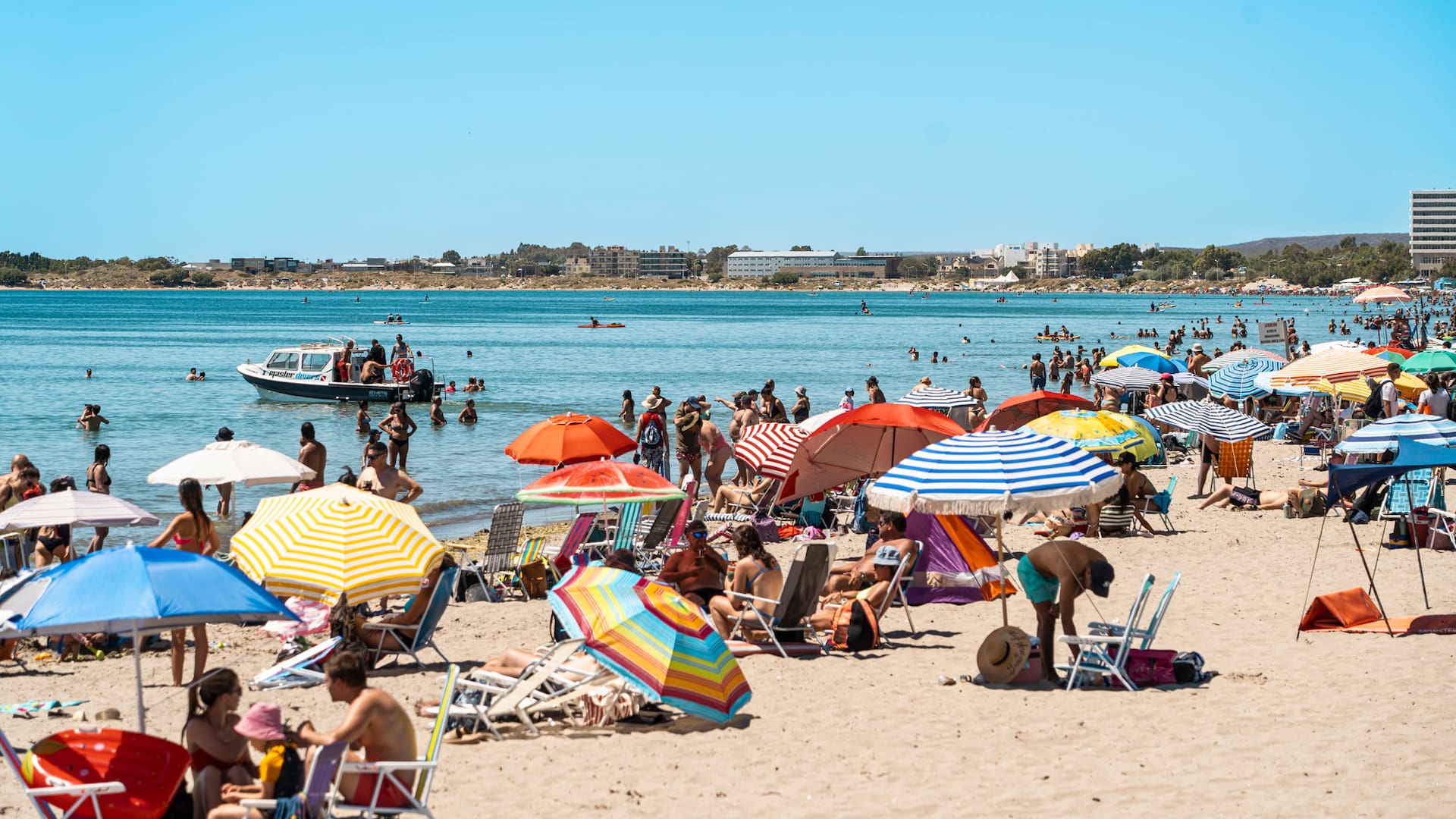 Sol, arena y un chapuzón refrescante en los balnearios