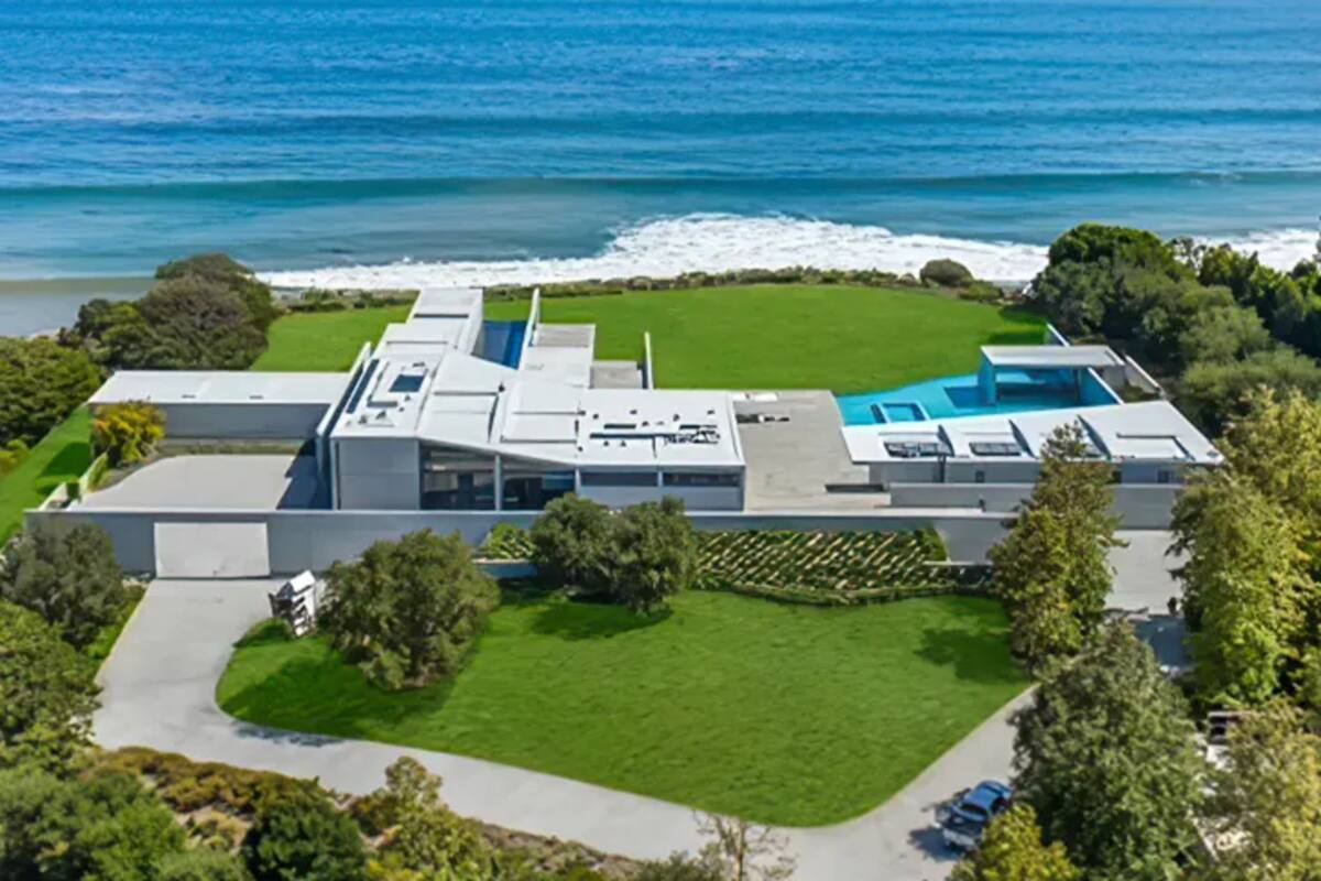 Tiene un acceso exclusivo a la playa de Malibú