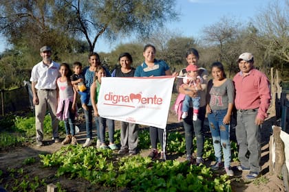 Tienen tres centros de nutrición infantil: en Quimilí, Weisburd y Campo Gallo, donde trabajan integralmente con las familias; la agricultura familiar es uno de los pilares.