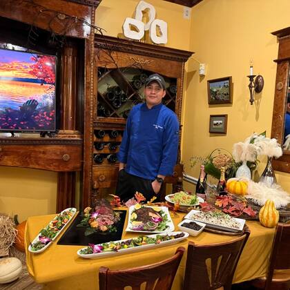 Tierra Colombiana ofrece un menú variado que rinde homenaje a la gastronomía latina y caribeña