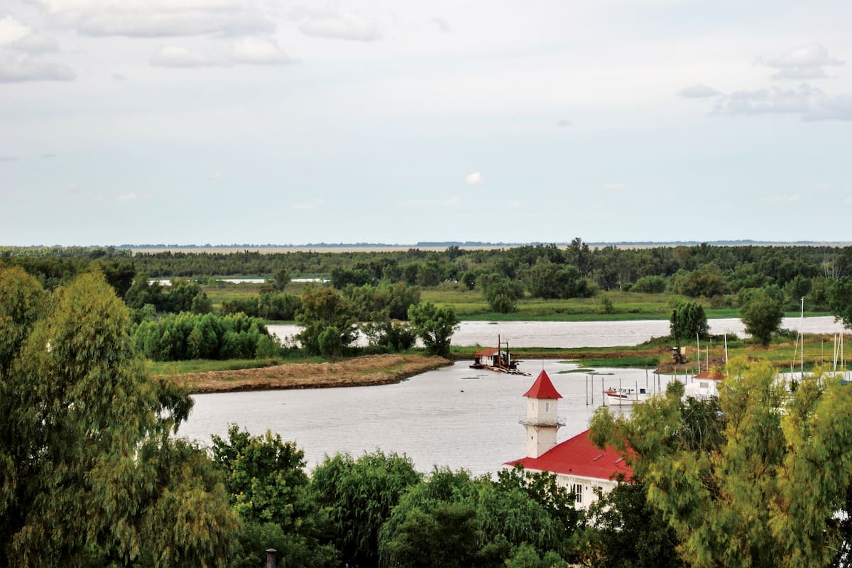 Tierra de ensaimada, naranjas y duraznos, a 170 km de la ciudad de Buenos Aires, San Pedro es una ciudad que recibe cientos de turistas