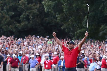 Tiger Woods, campeón después de cinco años