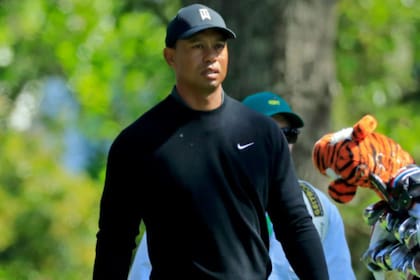 Tiger Woods quiere meterse en la pelea del Masters con un envión en la segunda vuelta