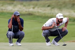 El duro camino de Tiger y el paso firme de Johnson en el primer día del US Open