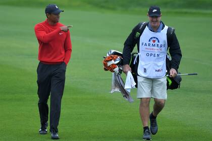 Tiger Woods y su caddie, Joe LaCava