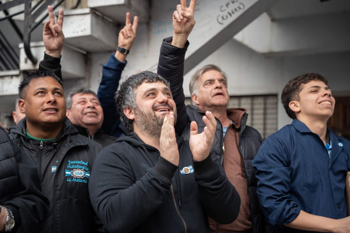 Tignanelli, en una movilización frente al departamento de San José 1111, en respaldo a Cristina Kirchner