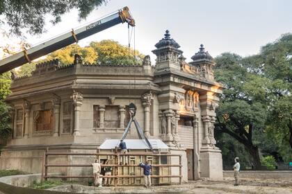 La elefanta Mara fue trasladada desde el Ecoparque porteño en una caja especialmente diseñada para elefantes que prestó el Santuario brasileño
