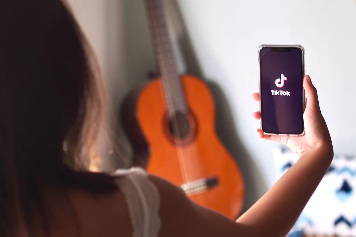 Tiktok tiene más de mil millones de usuarios en todo el mundo, y los adolescentes ya lo usan más tiempo que YouTube
