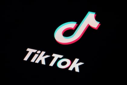 TikTok viola normas digitales con “diseño adictivo”, acusa la UE