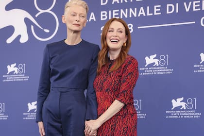 Tilda Swinton y Julianne Moore son las protagonistas de La habitación de al lado, el primer largometraje en inglés del director español