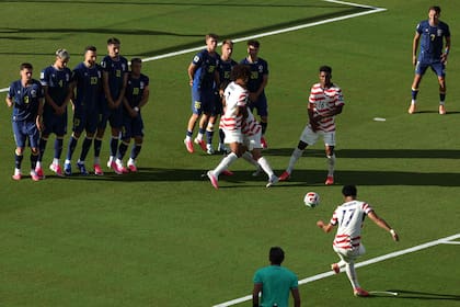 Tillman ya sacó el derechazo que se transformará en el 2-0 local (Photo by MICHAEL STEELE / GETTY IMAGES NORTH AMERICA / Getty Images via AFP)