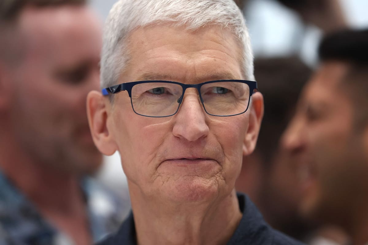 Tim Cook dejó oficialmente el cargo de CEO este lunes 31 de agosto de 2026, tras una destacada trayectoria de 15 años al frente de la compañía