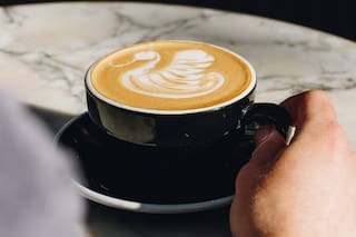 Tim Spector: “Quienes toman café tienen un microbioma intestinal más diverso que aquellos que no lo hacen”