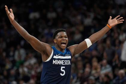 Timberwolves aseguran lugar en playoffs con victoria 116-105 sobre Jazz