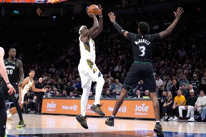 Timberwolves vencen 114-110 a unos Pacers diezmados, a pesar de la salida temprana de Edwards