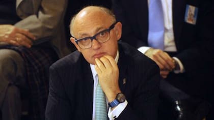 El ex canciller Héctor Timerman divide a los familiares de la AMIA