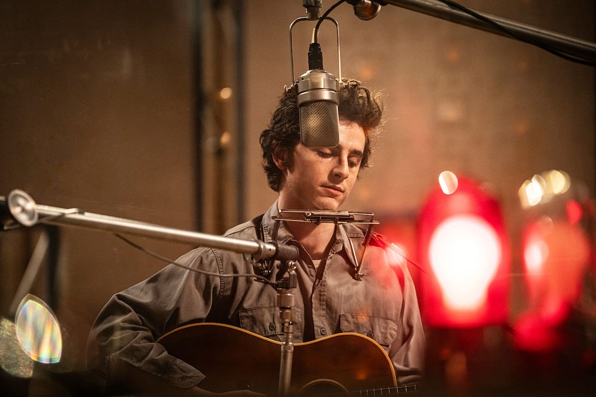 Timothée Chalamet como Bob Dylan en "Un completo desconocido"