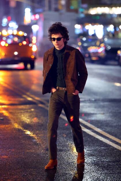 Timothée Chalamet, como Bob Dylan, en "Un completo desconocido"