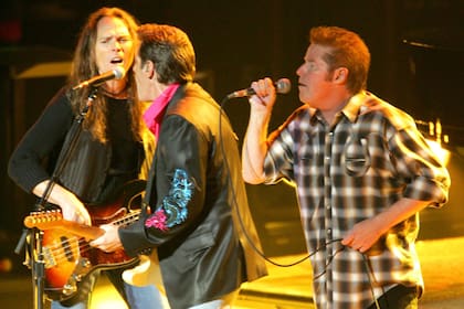 Timothy B. Schmit, Glenn Frey y Don Henleyde The Eagles en 2004