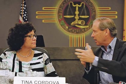 Tina Cordova recogió testimonios de decenas de personas que sufrieron en su salud las consecuencias de la radiación producida por la prueba Trinity y los juntó todos en el Consorcio de DownWinders de la Cuenca de Tularosa