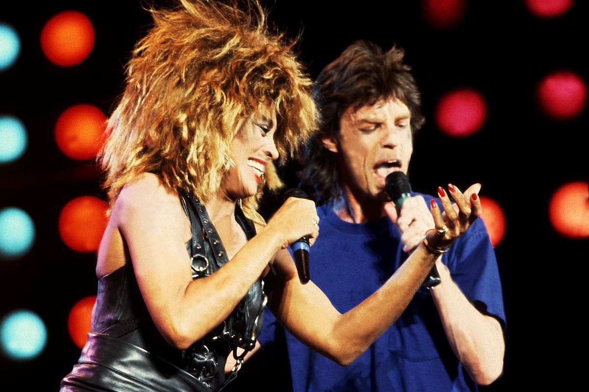 Tina Turner y Mick Jagger en 1985, en Live Aid; se conocieron en los 60 y construyeron una gran amistad