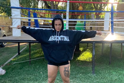Tina Vidal, boxeadora que competirá en peso pesado