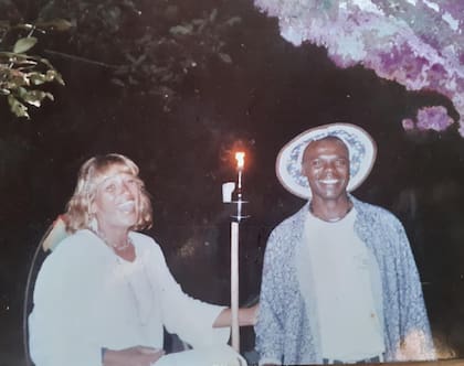 Tina y Augusto, su actual marido, a quien conoció en 1998.