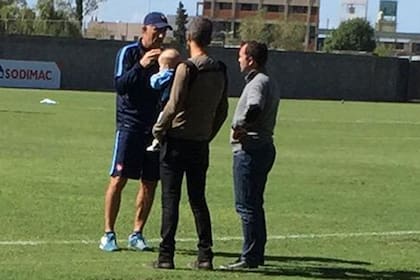 Tinelli dijo presente en la práctica junto con su hijo Lorenzo