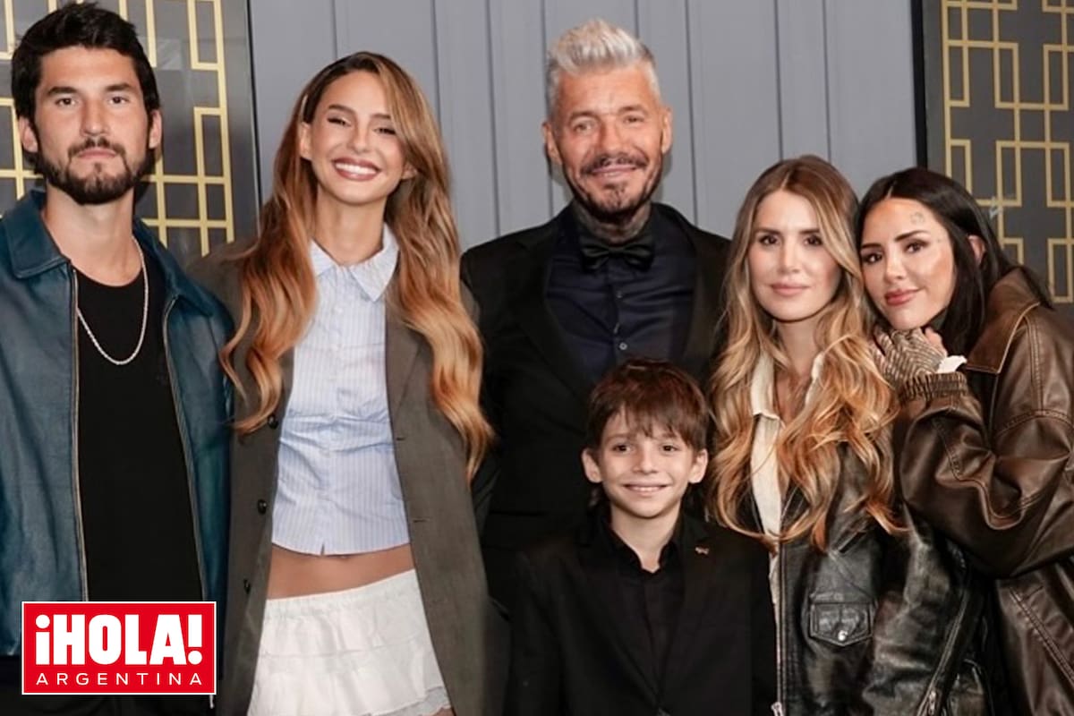 Tinelli posa con sus hijos: Francisco, Juana, Lorenzo, Micaela y Candelaria.